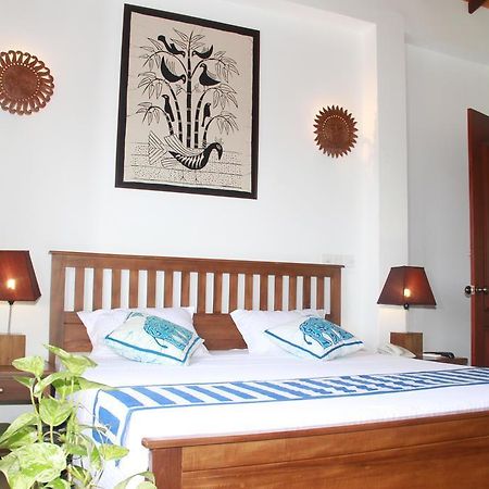 Blue Elephant Tourist Guesthouse Kudapaduwa Eksteriør billede