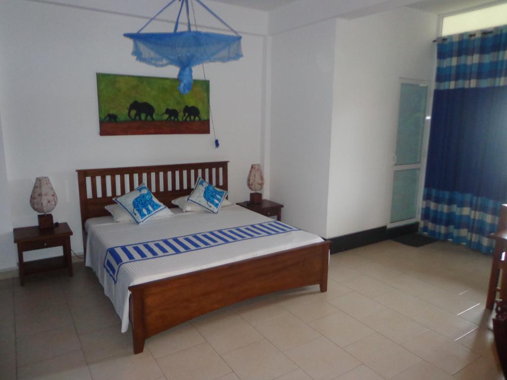 Blue Elephant Tourist Guesthouse Kudapaduwa Eksteriør billede