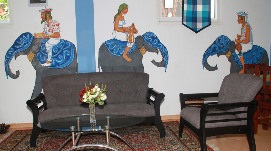Blue Elephant Tourist Guesthouse Kudapaduwa Eksteriør billede