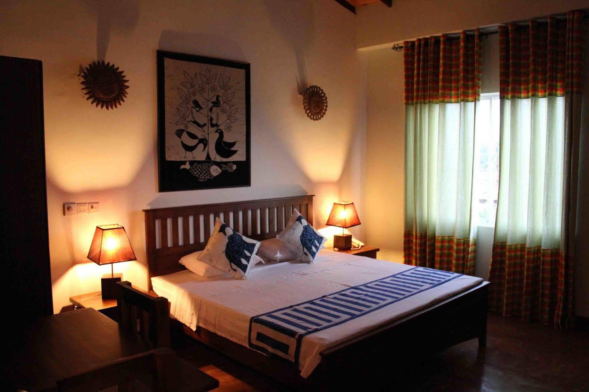 Blue Elephant Tourist Guesthouse Kudapaduwa Eksteriør billede